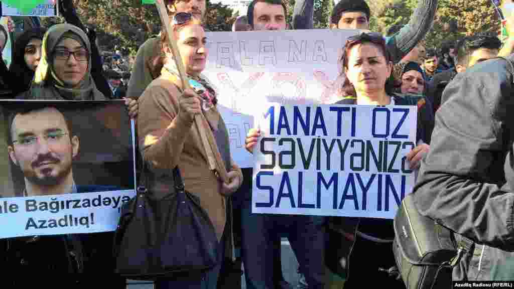 Mitinqdə şüar Manatı öz səviyyənizə salmayın,8 Apr,2017