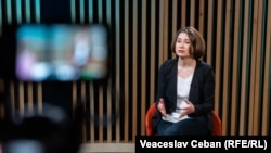 Nadejda Hriptievschi, membră a Comisiei de evaluare externă a procurorilor, în studioul Europei Libere