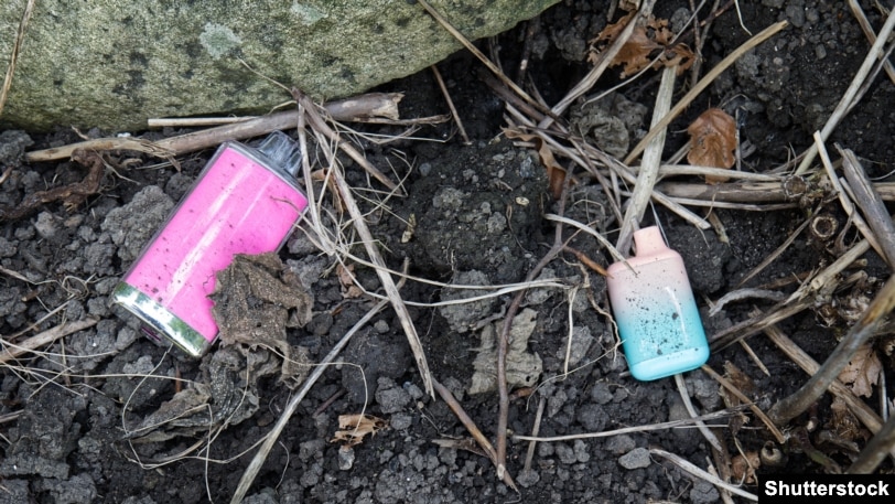 Cigare elektronike të hedhura.