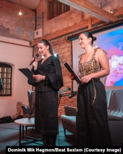 Blerta Sejdija dhe Veronika Shimkova gjatë prezantimit të platformës së sapothemeluar "Blurred", në Pragë më 10 nëntor.