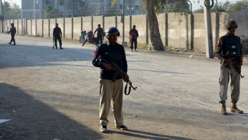 Gunmen Abduct 7 Police In Pakistan's Volatile Northwest