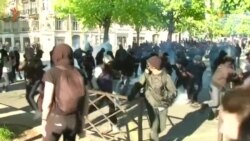 У Парижі першотравнева демонстрація закінчилася сутичками (відео)