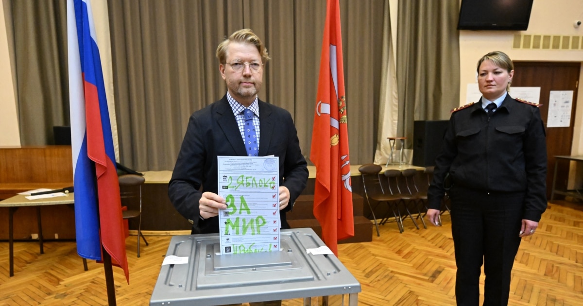 Russia's Parliamentary Vote Ends As Moscow, Kyiv Continue Fighting