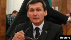  Reşit Meredow

