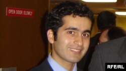 www.susmayaq.biz saytının təsisçilərindən biri Bəxtiyar Hacıyev