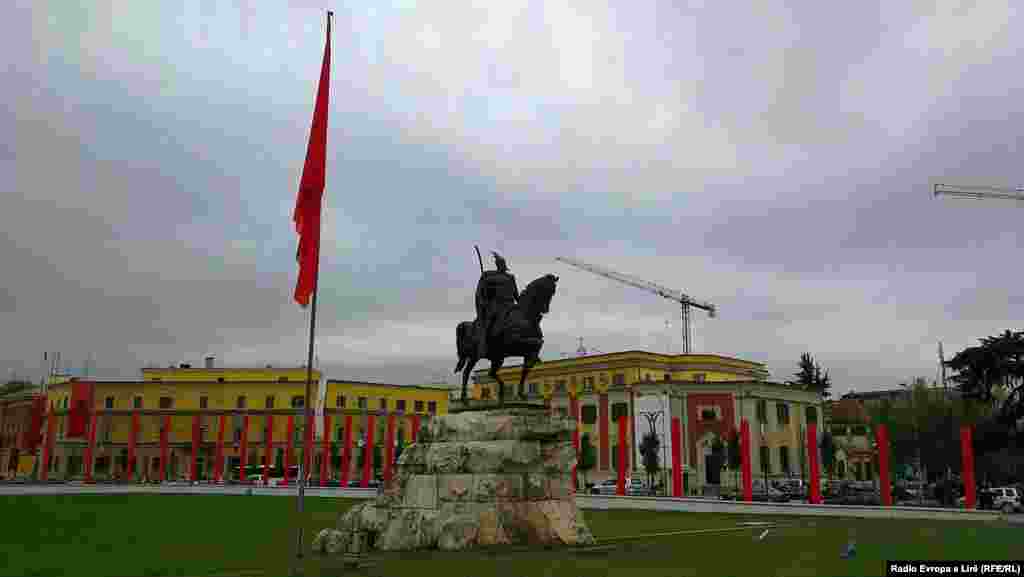 Sheshi n&euml; Tiran&euml;...