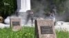 У Харкові пошкодили братську могилу. Зникла зірка з кольорового металу (відео)