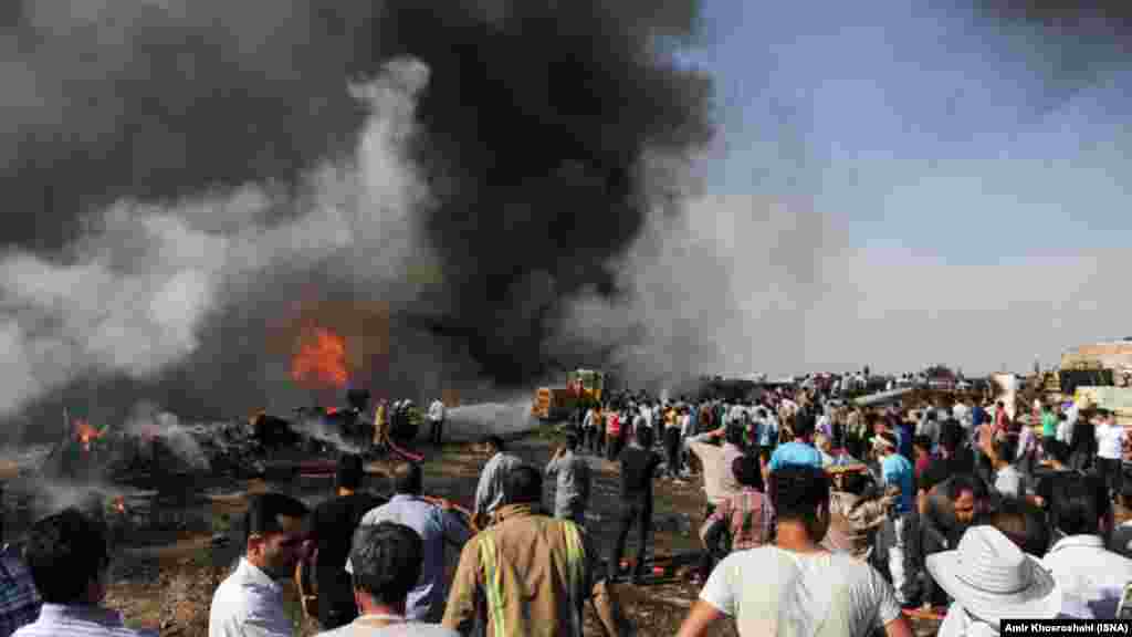 آتش&zwnj;سوزی در انبار ضایعات جاده ساوه