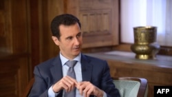 Assad telewideniýede berlen sözünde «goşunyň adam serişdeleri ýetmeýär" diýdi.