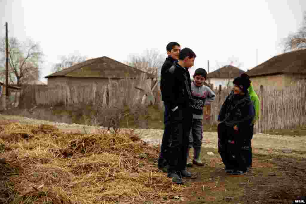 Ağsunun Qaravəlli kəndi #19