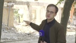 "Мужчина с мамой тут жил. Да, могу опознать". В Киеве продолжают разбор завалов после атаки ВС РФ