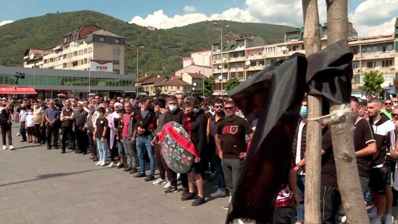 Tetovarët kujtojnë 14 viktimat e zjarrit