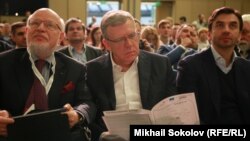 Участники Общероссийского гражданского форума: Михаил Федотов (слева направо), Алексей Кудрин и Михал Абызов. Москва, 19 ноября 2016 года.