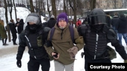 Задержание во время протестных митингов в Пскове