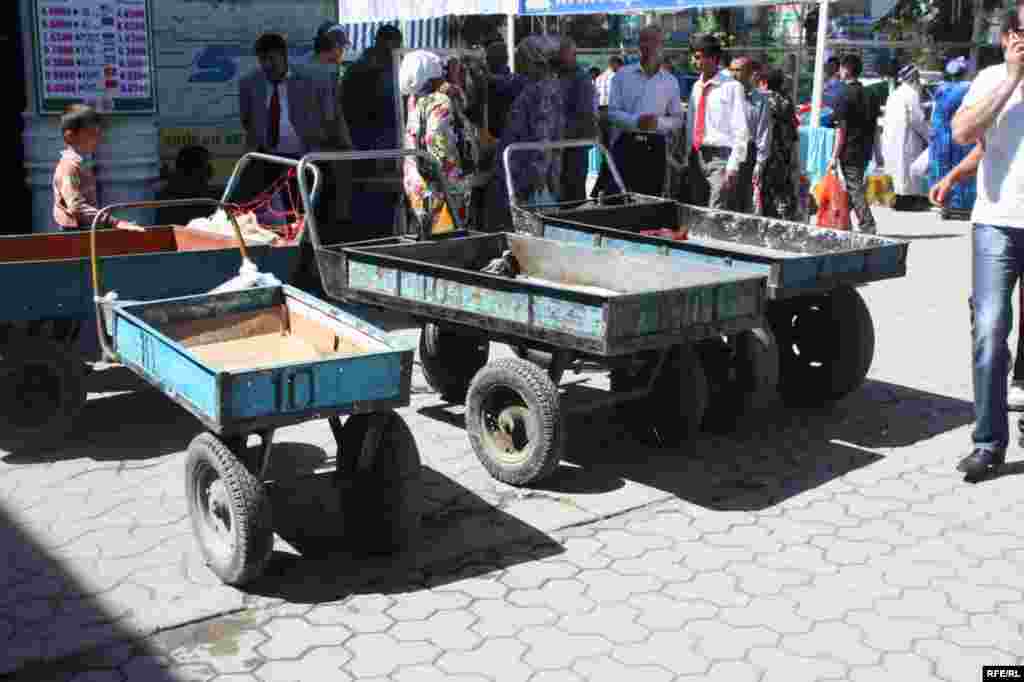 Дар орзуи арзонӣ #123