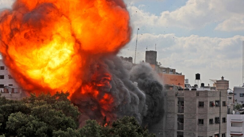 Izrael ispaljuje granate na Gazu, rakete iz Libanona prema Izraelu