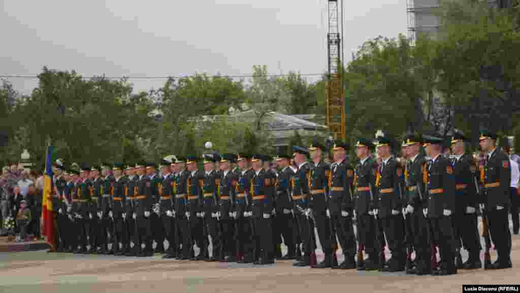 In asteptarea ceremoniei oficiale de la Complexul Memorial &quot;Eternitatea&quot;.