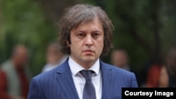 „თქვენგან განსხვავებით, საერთოდ არ გვაინტერესებს მათი განცხადებები“, - უთხრა კობახიძემ ჟურნალისტებს.