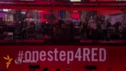 U2 кутилмаганда Ню Йоркда концерт берди