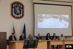 Кадри с видеозапис от хижа "Петрохан", показан от разследващите