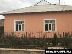 Шорнақ ауылындағы терезесі сынған үй. 23 шілде 2020 жыл.