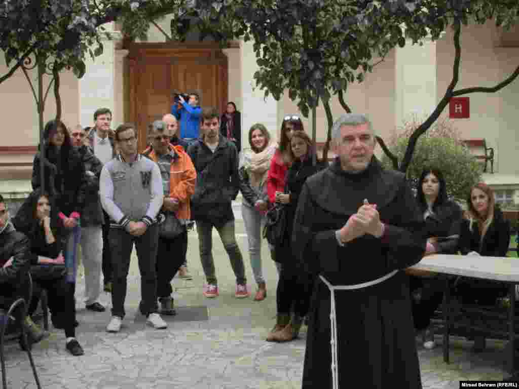 Mladi iz Mostara i Nevesinja u Franjevačkom samostanu