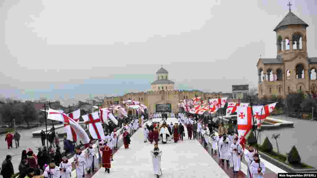 Georgia - Participanţi la marşul &quot;Alilo&quot;, procesiune religioasă tradiţională de Crăciun, la Tbilisi, 7 ianuarie 2013