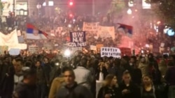 Тисячі сербів продовжують протест проти перемоги прем'єра Вучича на президентських виборах (відео)