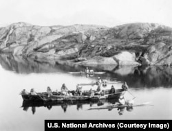 Greenland inuit photographed in 1924