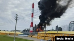 Последствия украинского удара по Нижнекамскому нефтеперерабатывающему заводу в Татарстане в ночь на 8 июля.