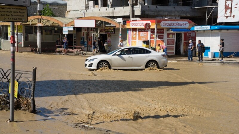 Крыму необходимо около 5,5 млрд рублей для восстановления дорог после наводнения – власти