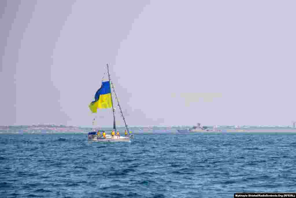 Парад завершують яхти &ndash; до урочистих заходів доєдналась Федерація вітрильного спорту України