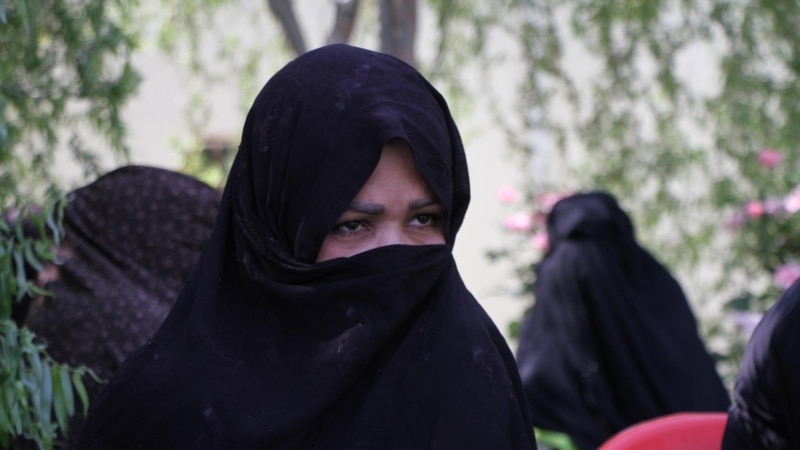 هرات کې اعتراض کوونکې مېرمنې وايي طالبان دې یې حقونه رعایت کړي