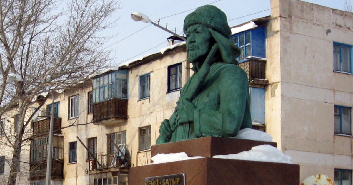 Жүзетін сандықша киген жігіттің мүшесі бар