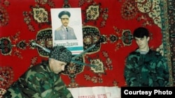 Масхадов Аслан а, цуьнан кIант Анзор а