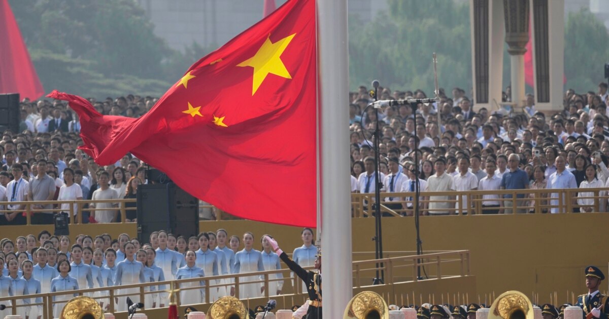 ჩინელმა დისიდენტმა, რომელიც ნიუ-იორკში პროდემოკრატიულ ჯგუფს ხელმძღვანელობდა, აღიარა, რომ პეკინისთვის ჯაშუშობდა