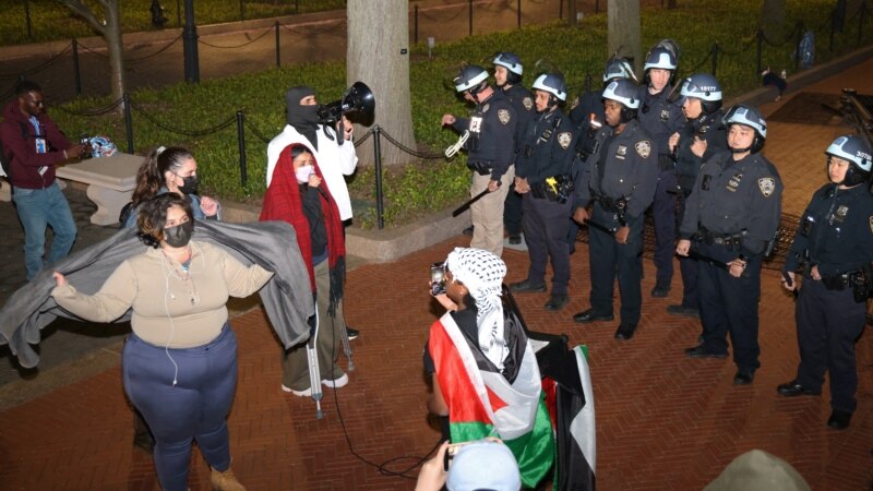 پلیس نیویورک معترضان طرفدار فلسطین را از محوطه دانشگاه کلمبیا خارج کرد
