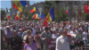 Cîteva sute de oameni protestează la Chișinău împotriva sistemului electoral mixt