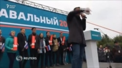 Мунаққиди Кремл аз боздоштгоҳи Маскав ба гирдиҳамоии Оренбург рафт