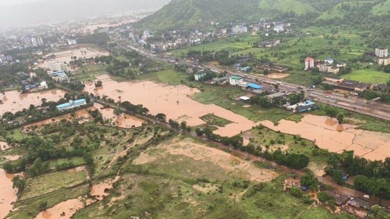 Најмалку 18 загинати во поплавите во Индија