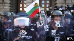  Десетата сесия на 44-ото Народно заседание е открита в новата пленарна зала в постройката на пл. 