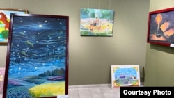 Жабык жайларда жаза өтөп жаткан жарандар тарткан сүрөттөрдүн көргөзмөсү. 18-декабрь, 2025. 