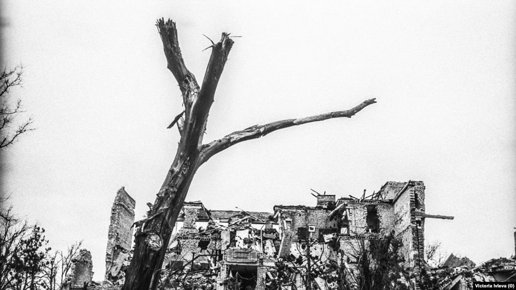 Разрушенная школа в Александровке. Фото Виктории Ивлевой