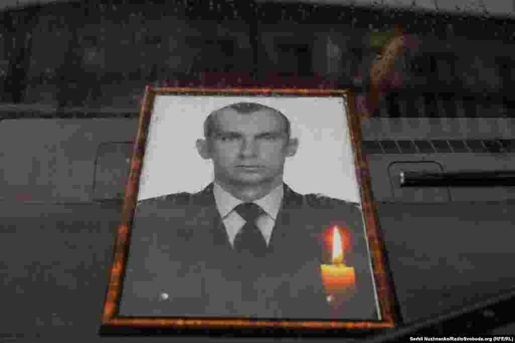 Колеги описують Олександра як надзвичайно добру, щиру людину та люблячого батька двох синів