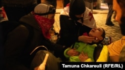 ანგარიში 2024-25 წლებში საქართველოში განვითარებულ მოვლენებს ეხება, მათ შორის საპროტესტო დემონსტრაციებისას დემონსტრანტებისადმი სავარაუდო არაადამიანურ მოპყრობას.