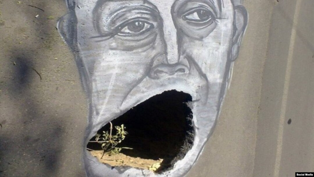 Saratov Governor Valery Radayev says this doesn't even look like him.