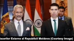 Miniștrii de Externe ai Indiei și R. Moldova la New Delhi: Subrahmanyam Jaishankar (stânga) și Mihai Popșoi