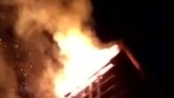 Bakının Binəqədi rayonunda tikintisi başa çatmaqda olan bina yanır