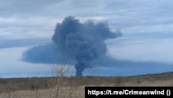 Ղրիմում՝ Ֆեոդոսիայի շրջանում, այրվում է վառելիքի պահեստը, ապրիլի 16, արխիվ