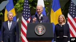 Финляндиянын президенти Саули Ниинистё, АКШнын президенти Жо Байден жана Швециянын премьер-министри Магдалена Андерссон. Вашингтон, АКШ. 19-май, 2022-жыл. 